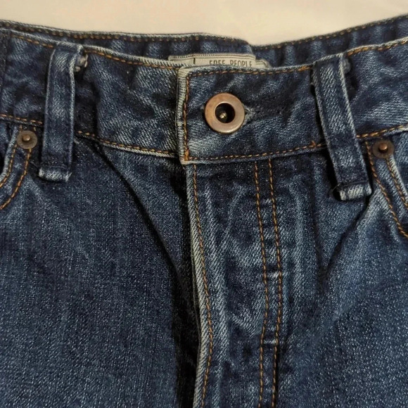 Free People Logan Denim Shorts, Color Rinse Wash Size 27 - Picture 6 of 16